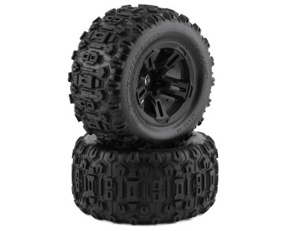 Traxxas Sledgehammer Reifen auf schwarzer 3.8 Felge montiert
